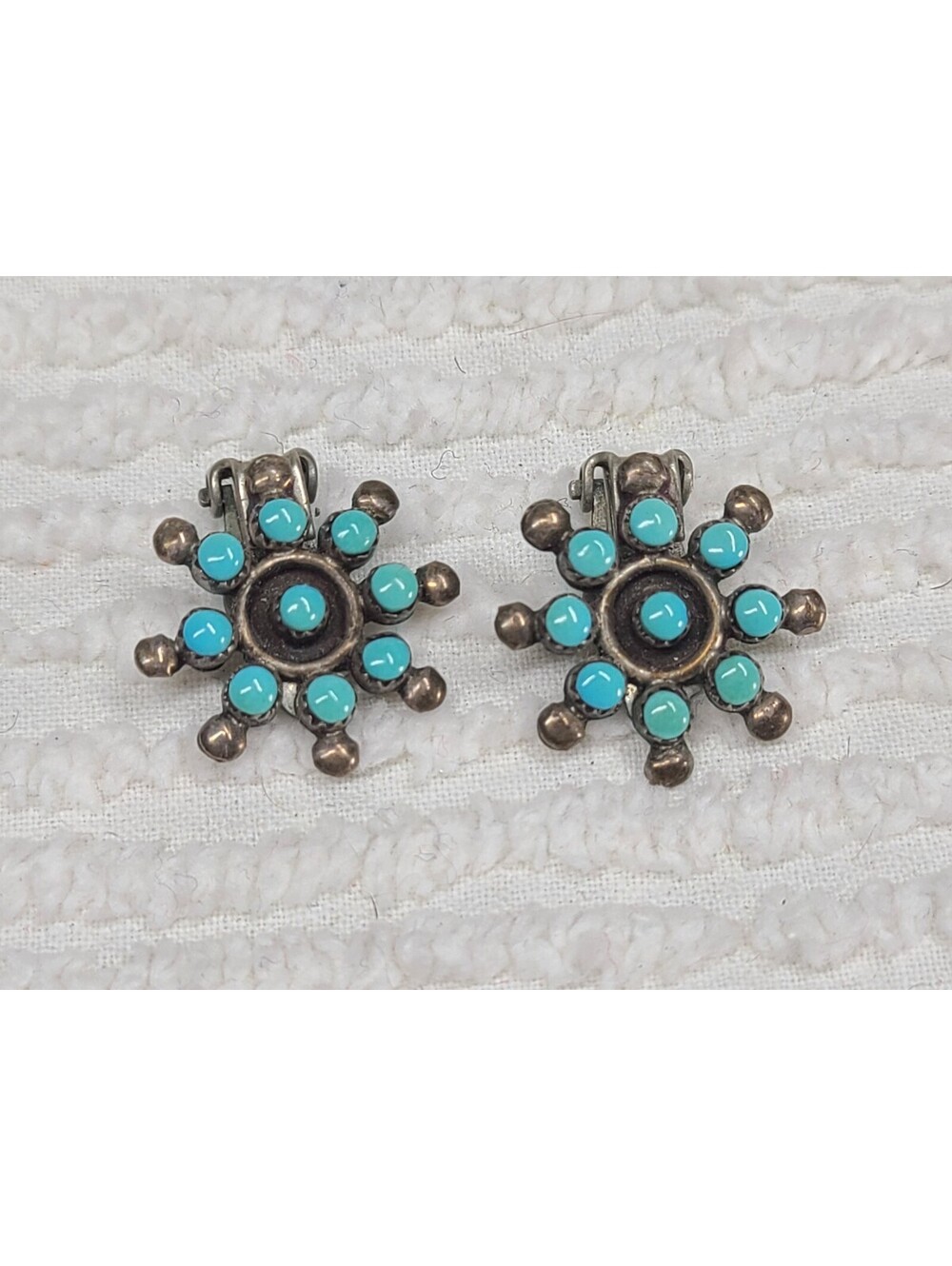 Vintage Petit Point Star Earrings Clip Zuni American Indian Sterling HandMade 4g